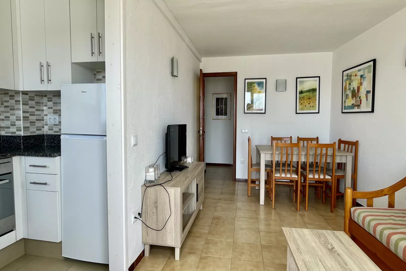 APARTAMENT ARTS 1-Dining room