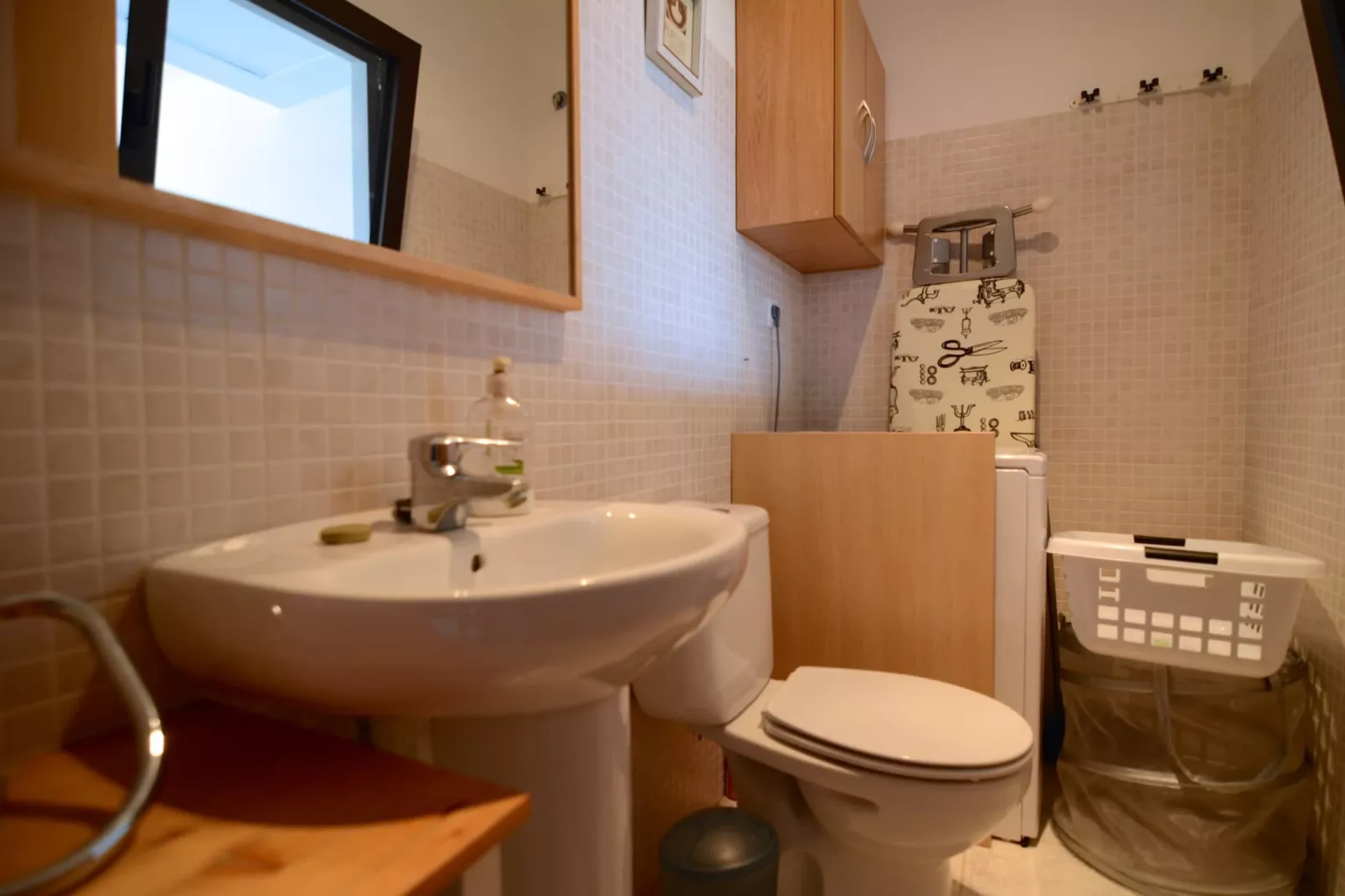VILLA MEDAS-Bathroom
