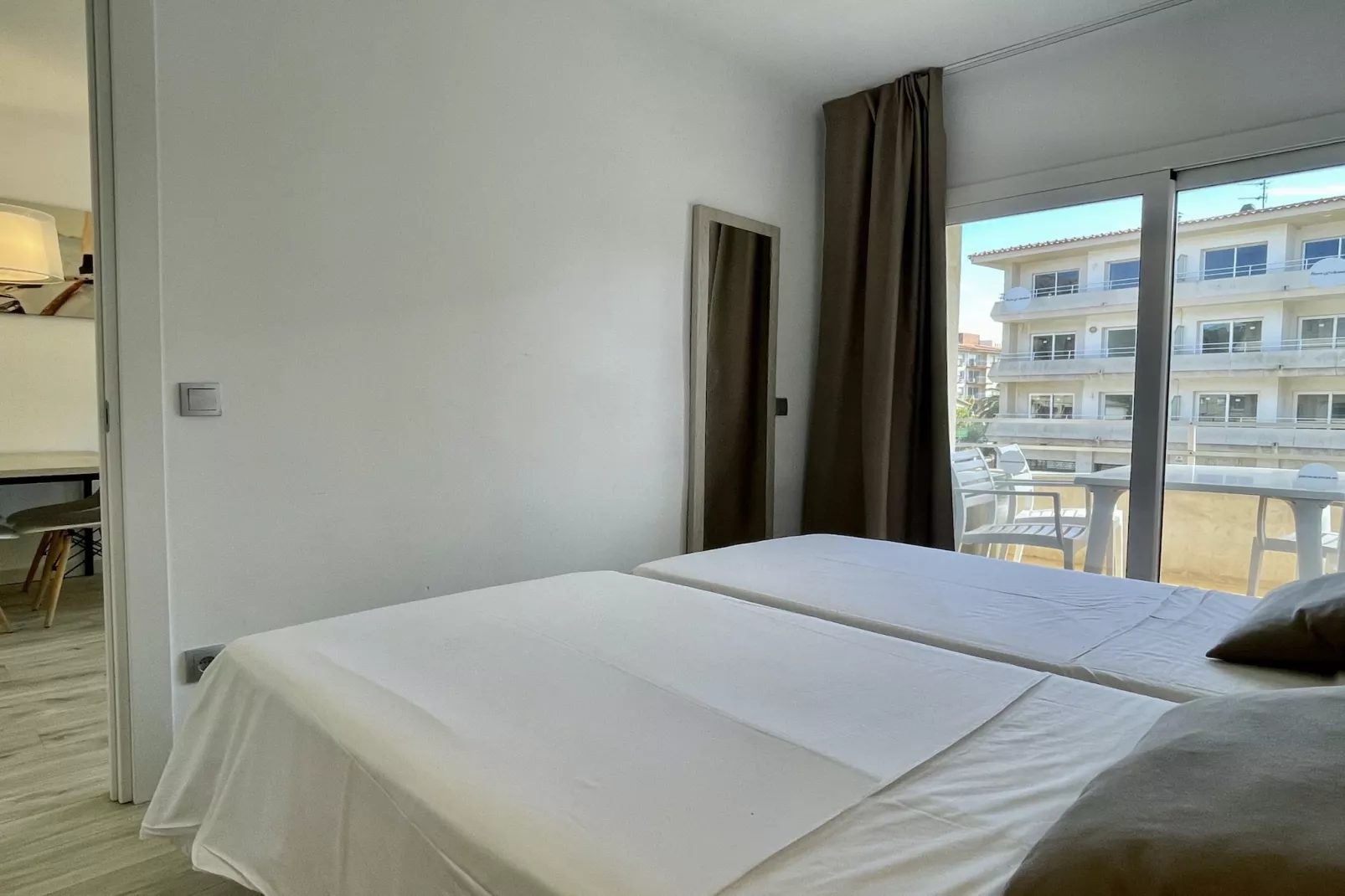 FESTASTAR 211-Bedroom