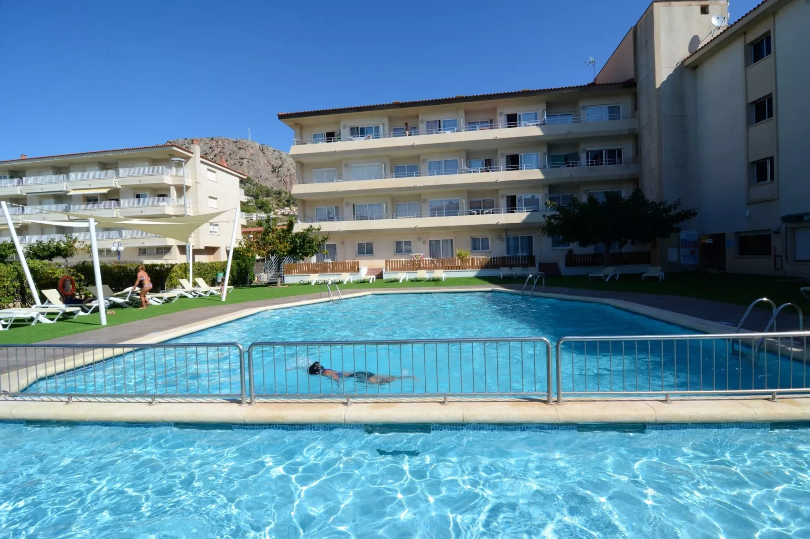 FESTASTAR 211-Pool