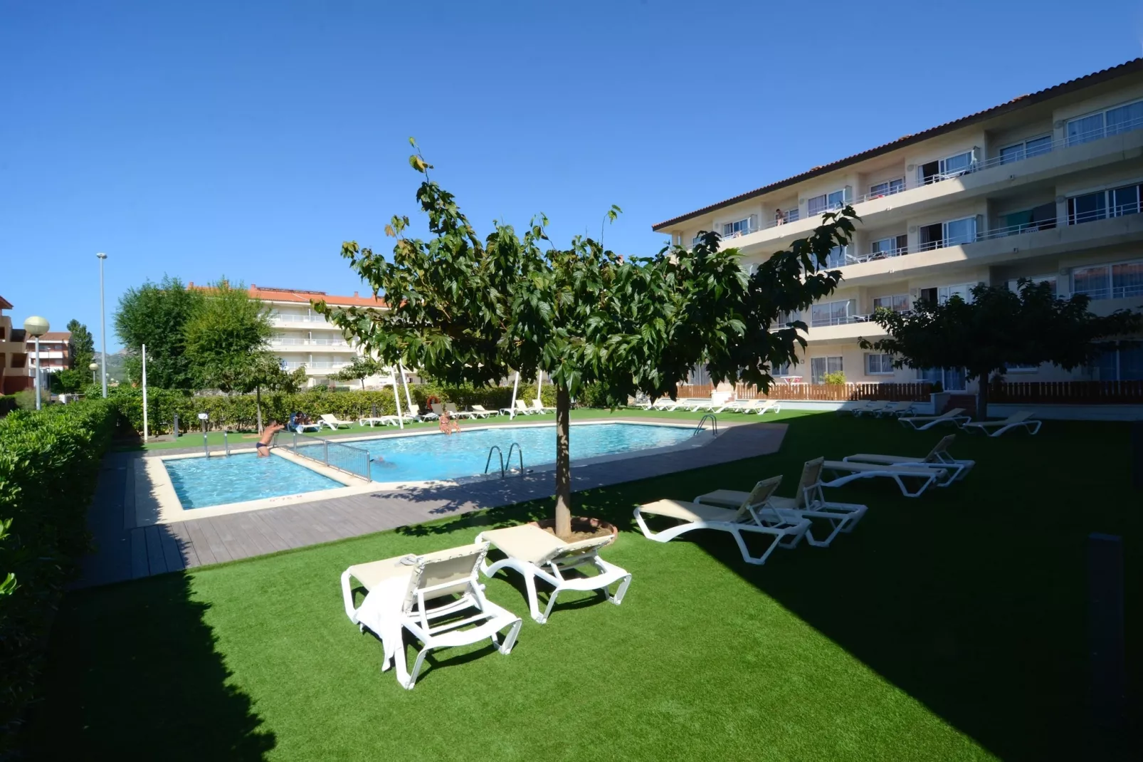 FESTASTAR 211-Pool