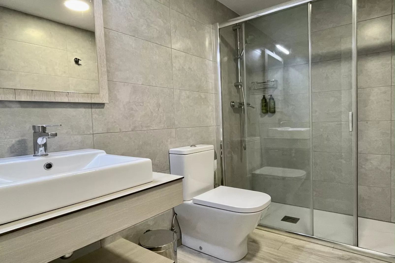 FESTASTAR 211-Bathroom