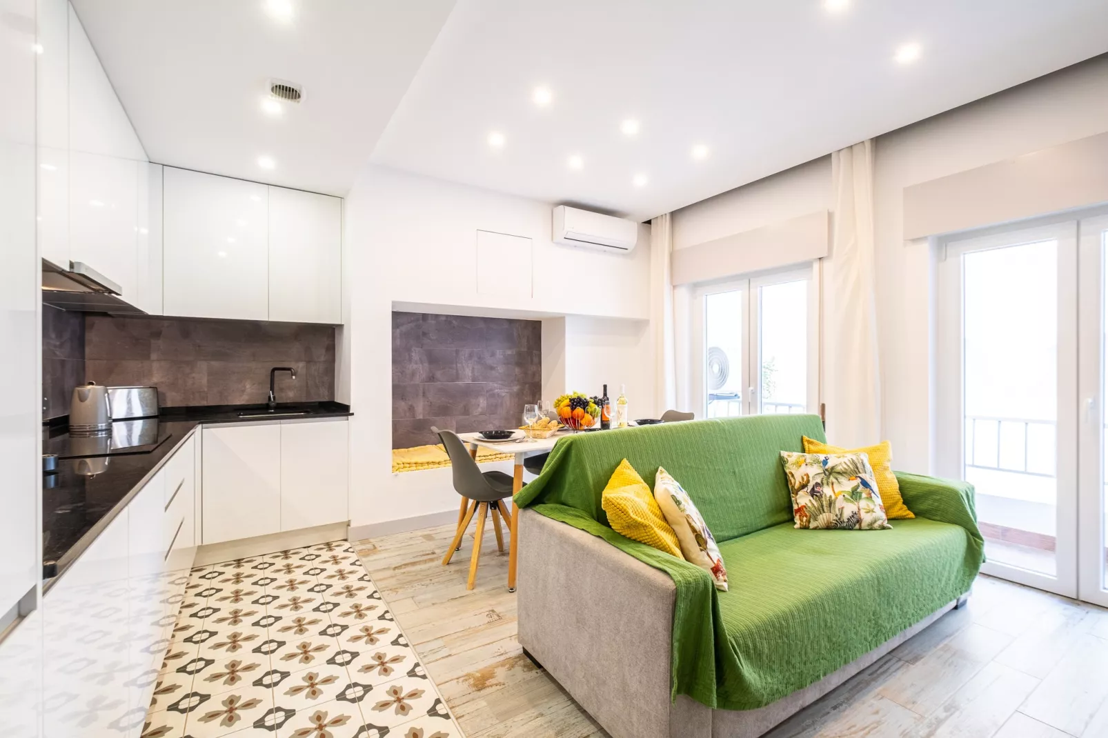 Apartment Carvoeiro By The Sea 1-Living room