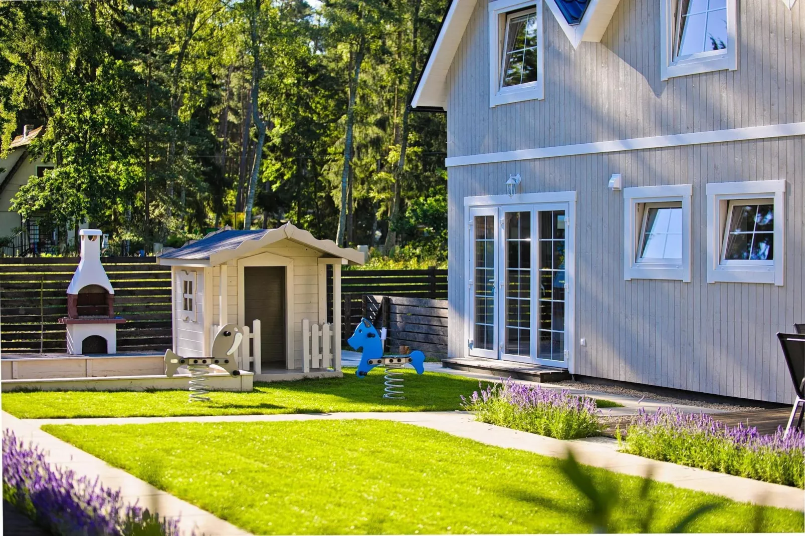 Domki na Brackiej Pobierowo - PREMIUM dla max 4 os-Gardens summer