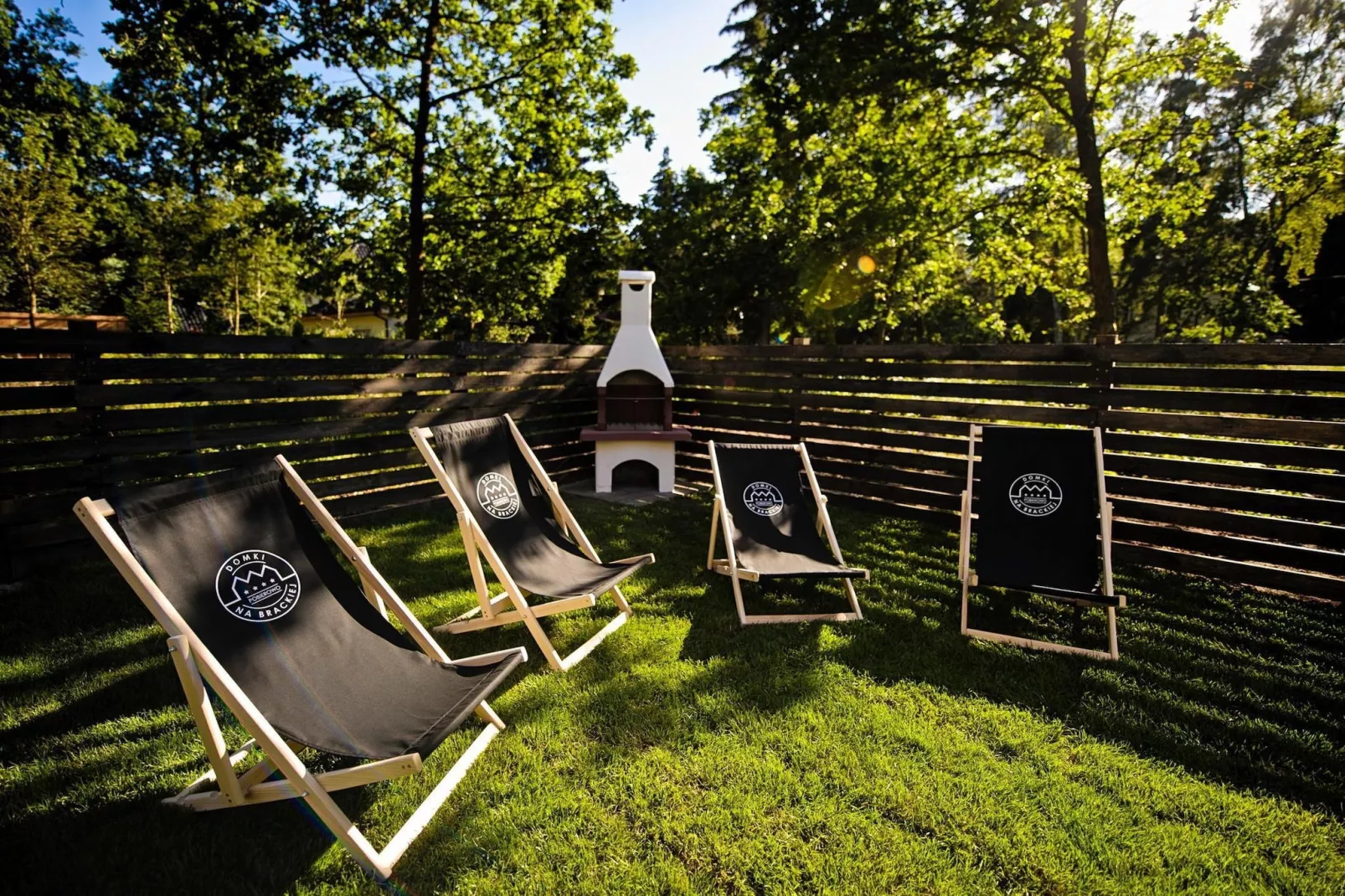 Domki na Brackiej Pobierowo - PREMIUM dla max 4 os-Gardens summer