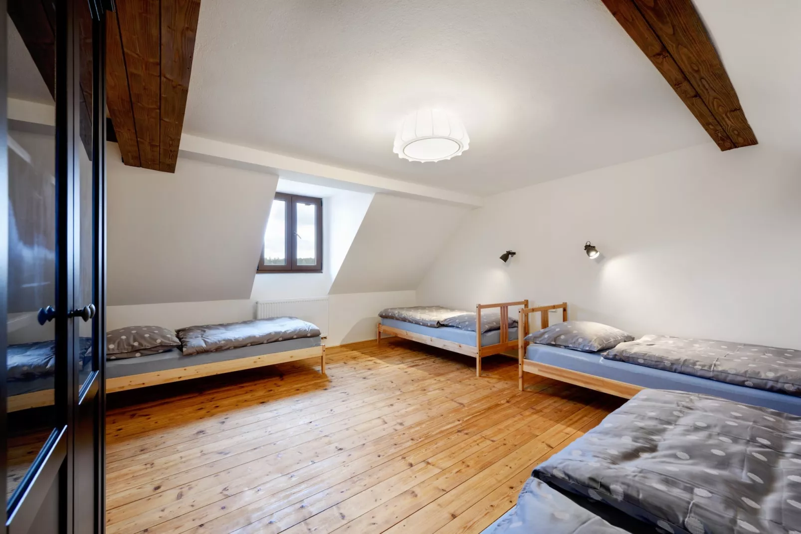Orlík JVNS100-Bedroom