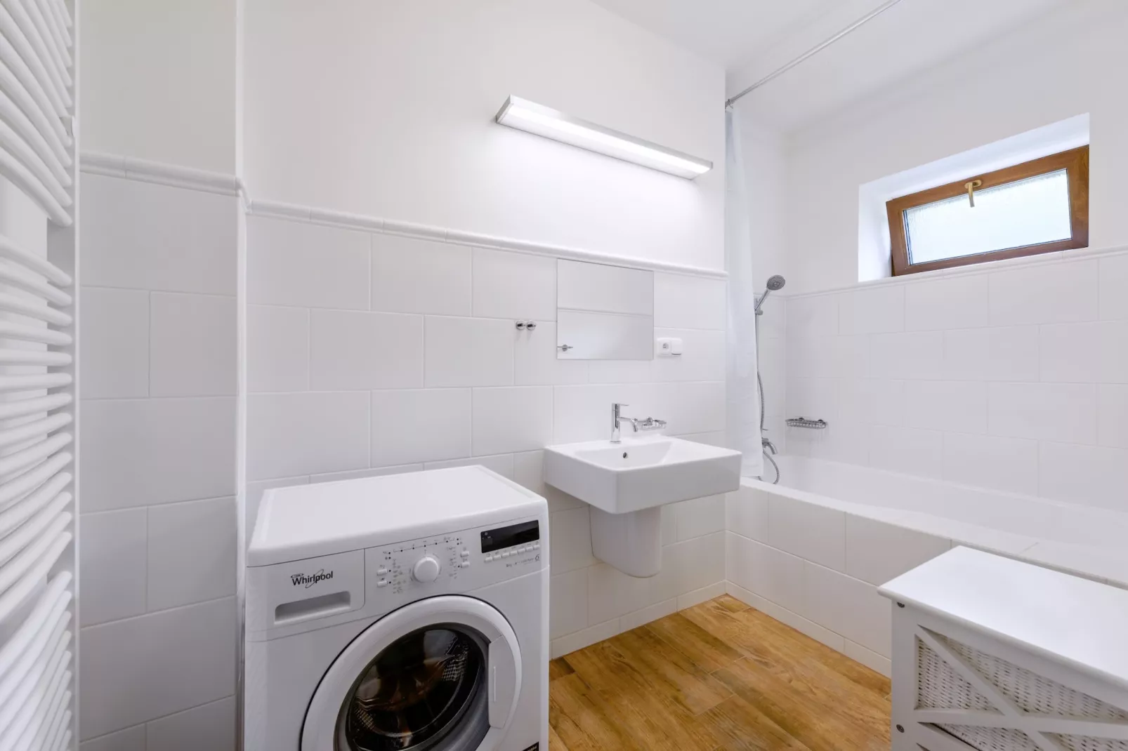 Orlík JVNS100-Bathroom