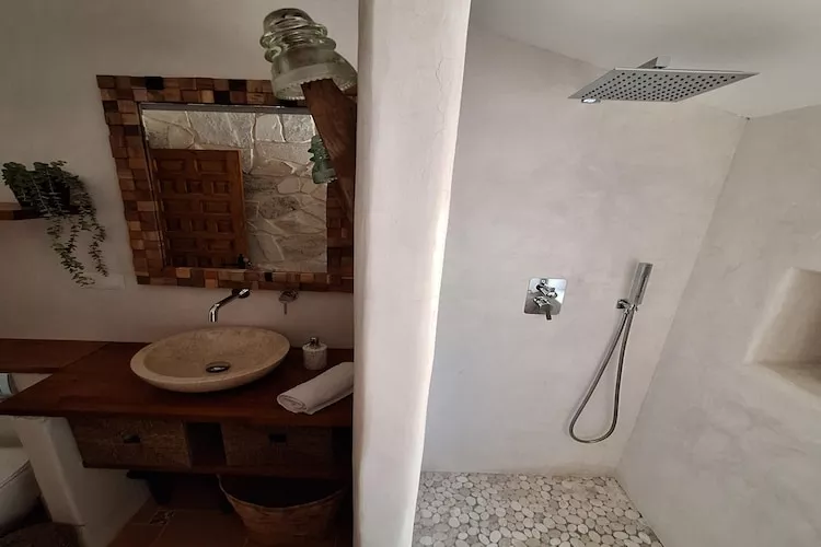 Cerro de la Cruz-Bathroom