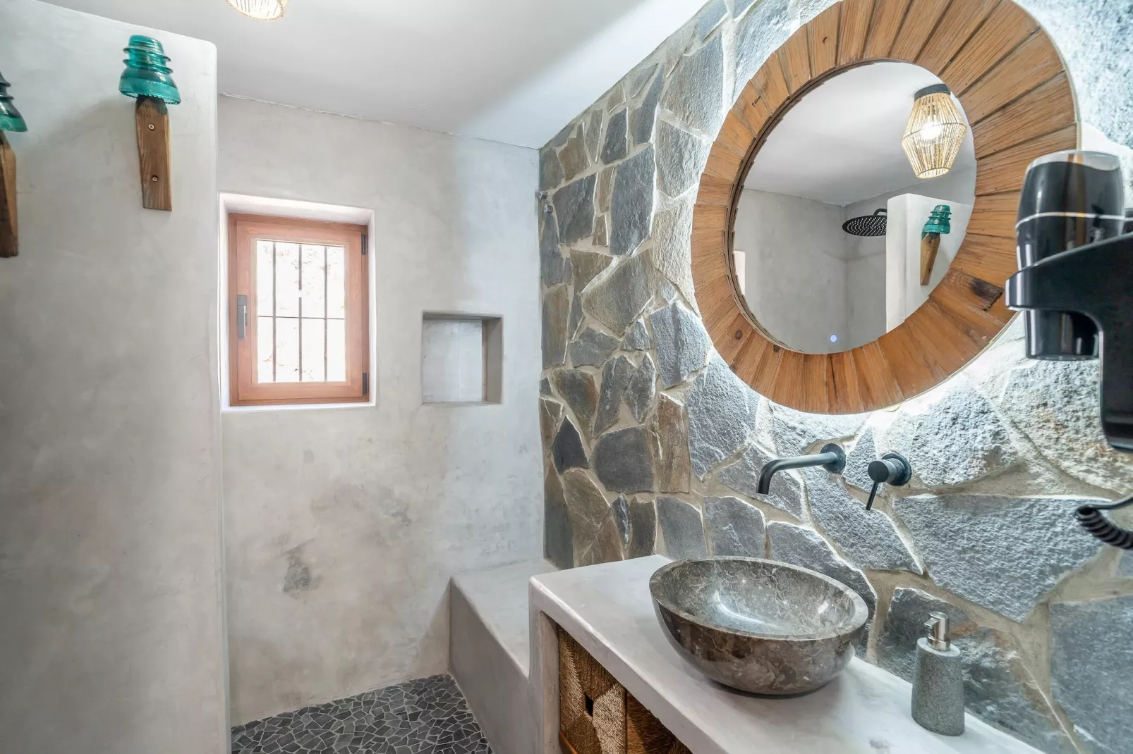 Cerro de la Cruz-Bathroom