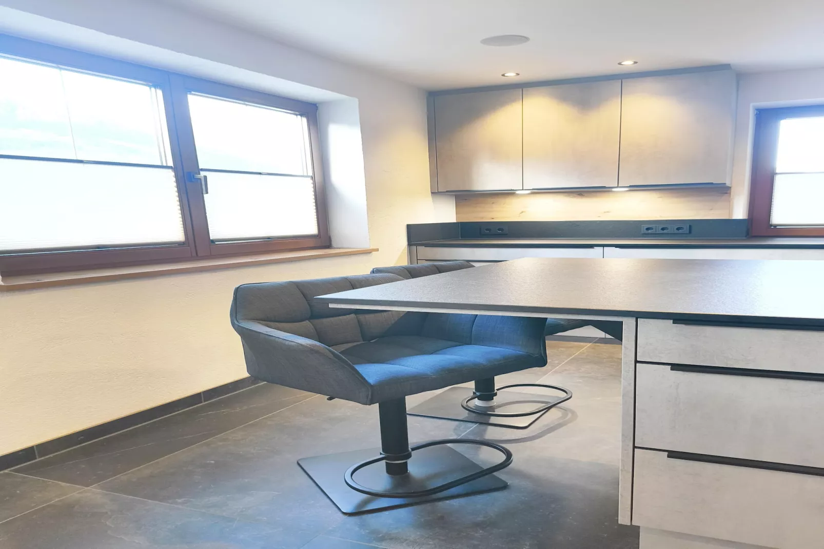Exklusive Ferienwohnung mit Whirlpool-Küche