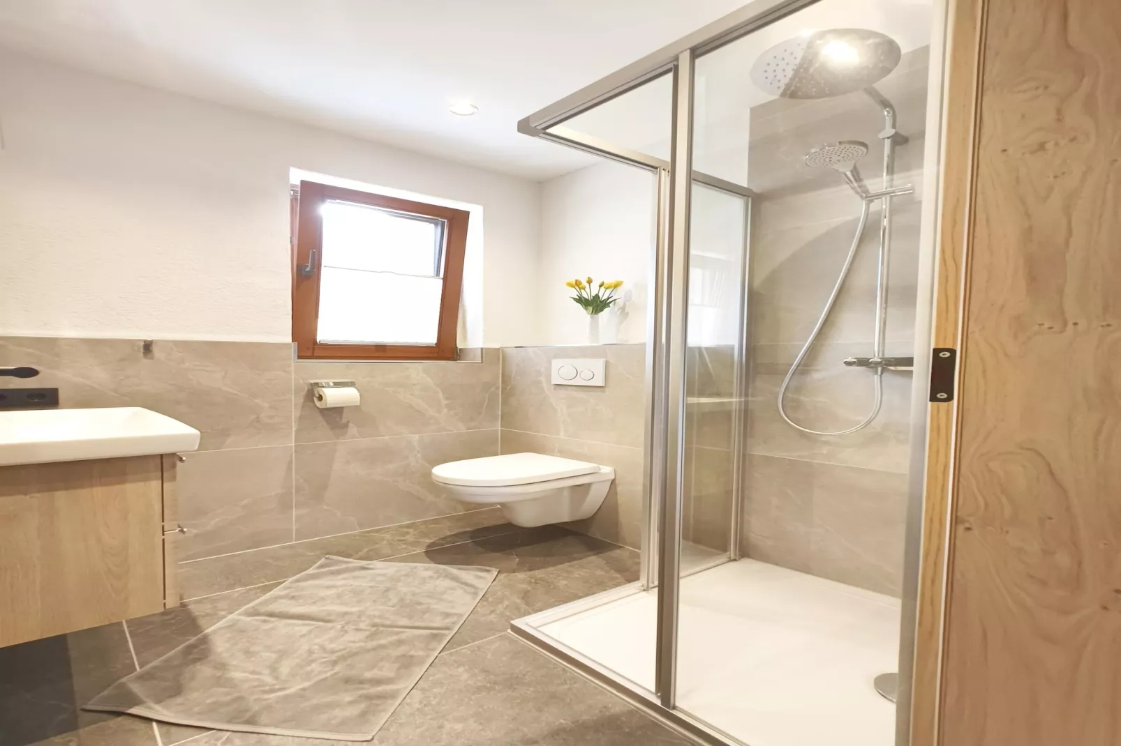 Exklusive Ferienwohnung mit Whirlpool-Badezimmer