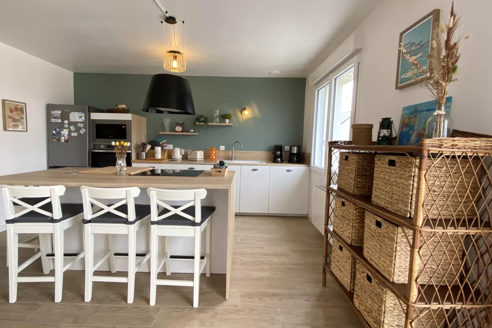 Pretty house facing the sea-Kitchen