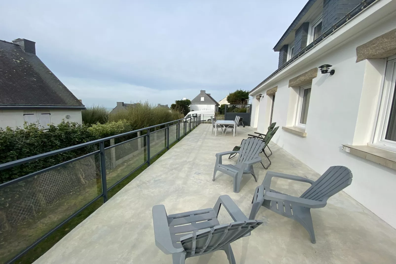 Pretty house facing the sea-Terrace balcony