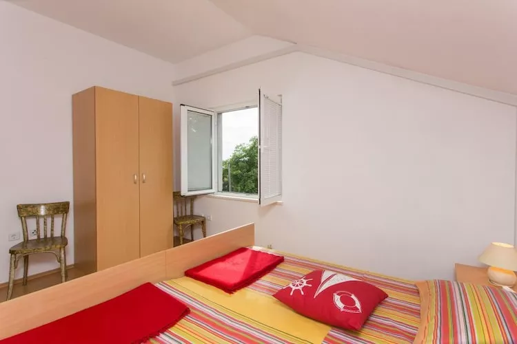 Apartments Villa Maslina - Two Bedroom Apartment with Terrace and Garden View-Bedroom