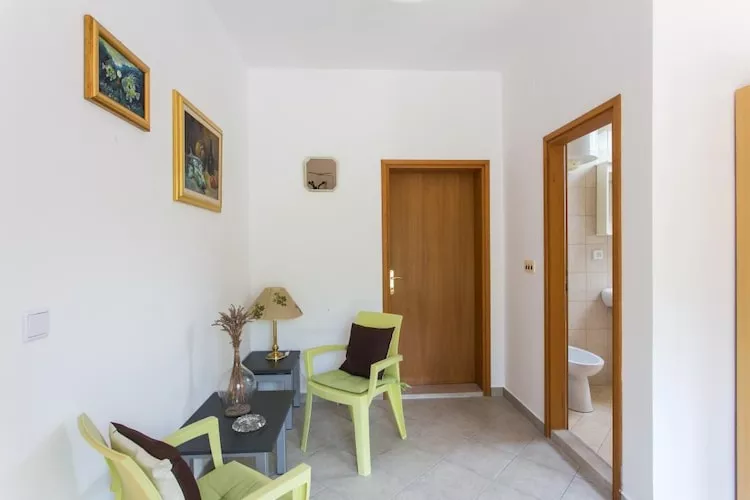 Apartments Villa Maslina - Two Bedroom Apartment with Terrace and Garden View-Bathroom