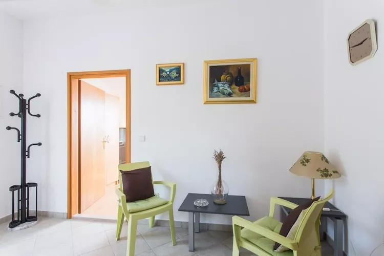 Apartments Villa Maslina - Two Bedroom Apartment with Terrace and Garden View-Indoor