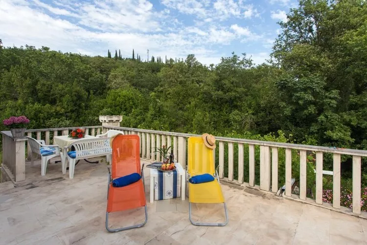 Apartments Villa Maslina - Two Bedroom Apartment with Terrace and Garden View-Terrace