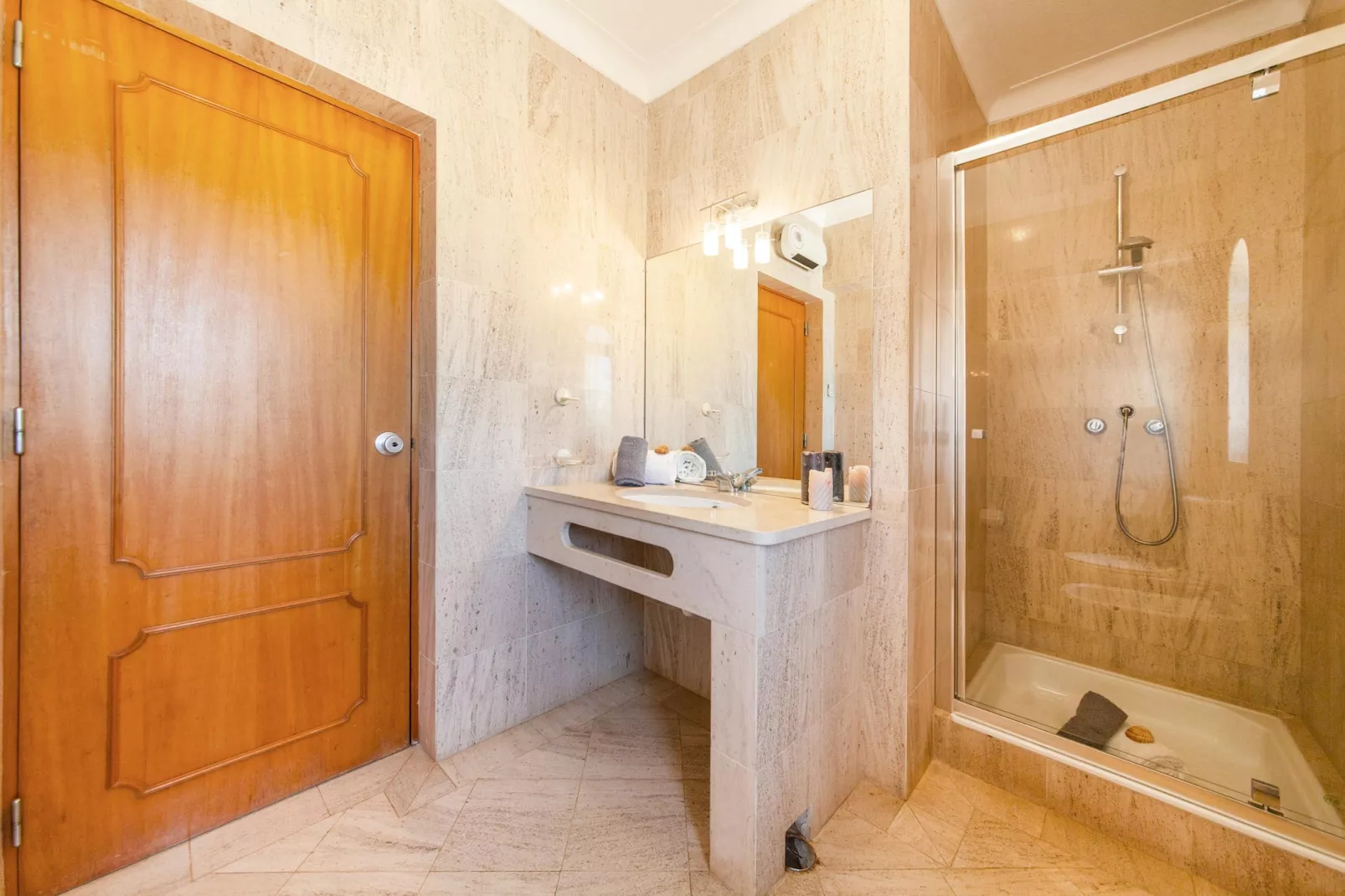 Villa Serena-Bathroom