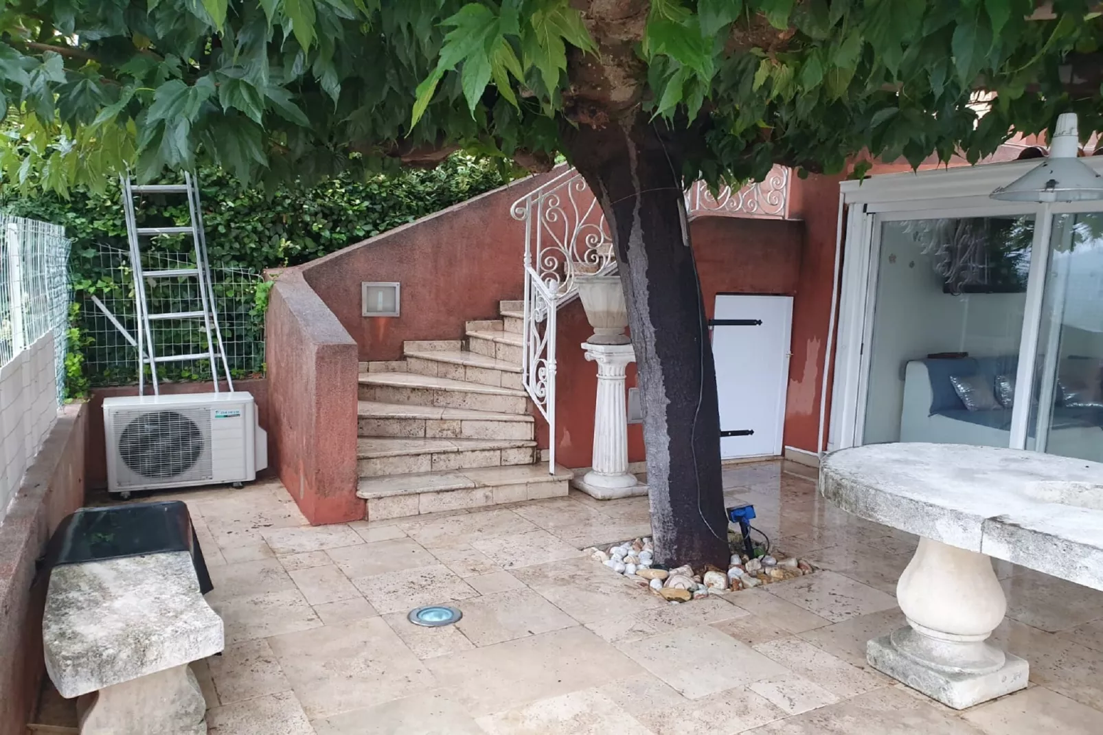 Le Petit Jardin-Terrace balcony