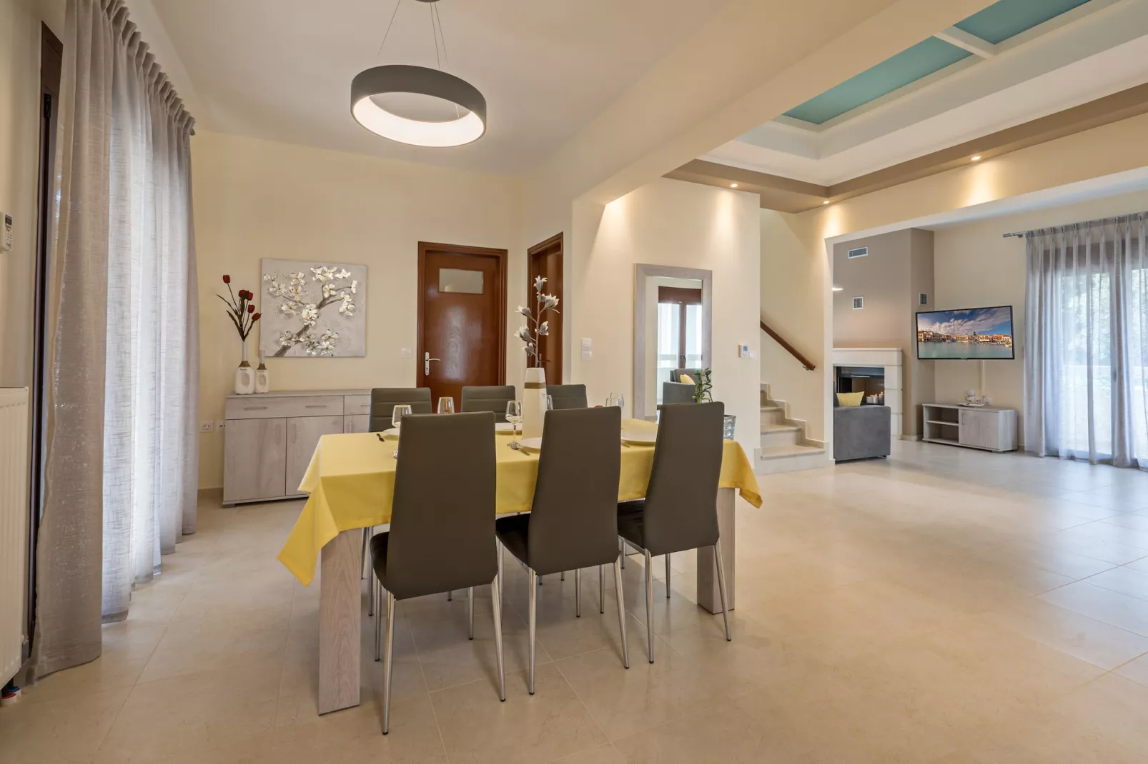 All Season Star-Dining room