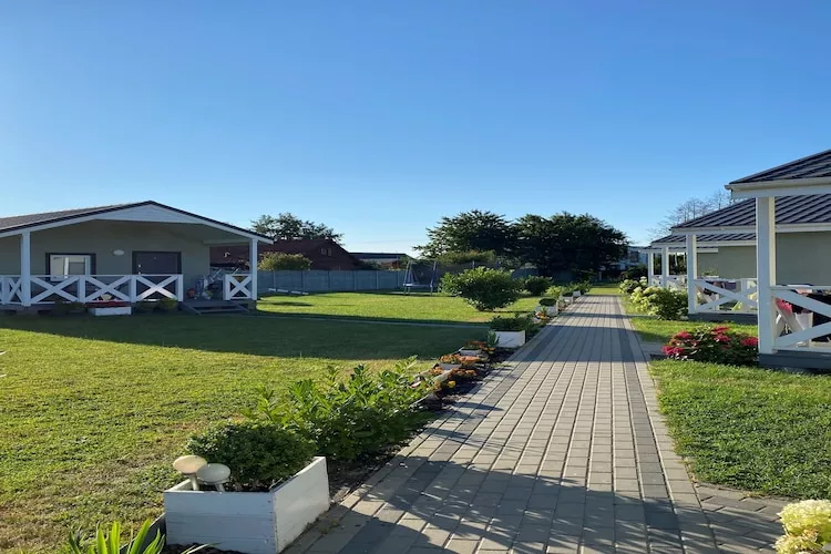 Parterowe domki wakacyjne dla 6 osób Chłopy-Jardin d'été