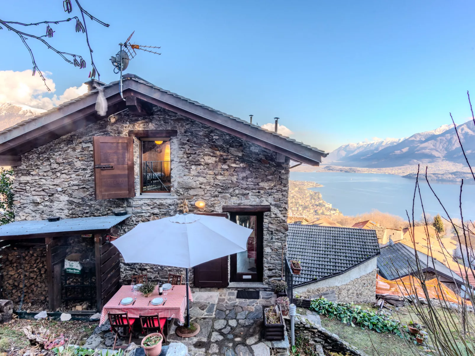 Il Nibbio-Outside