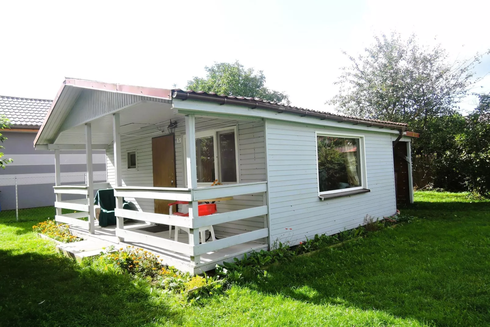 Bungalow Pod słonecznikiem 2-Außenbereich Sommer