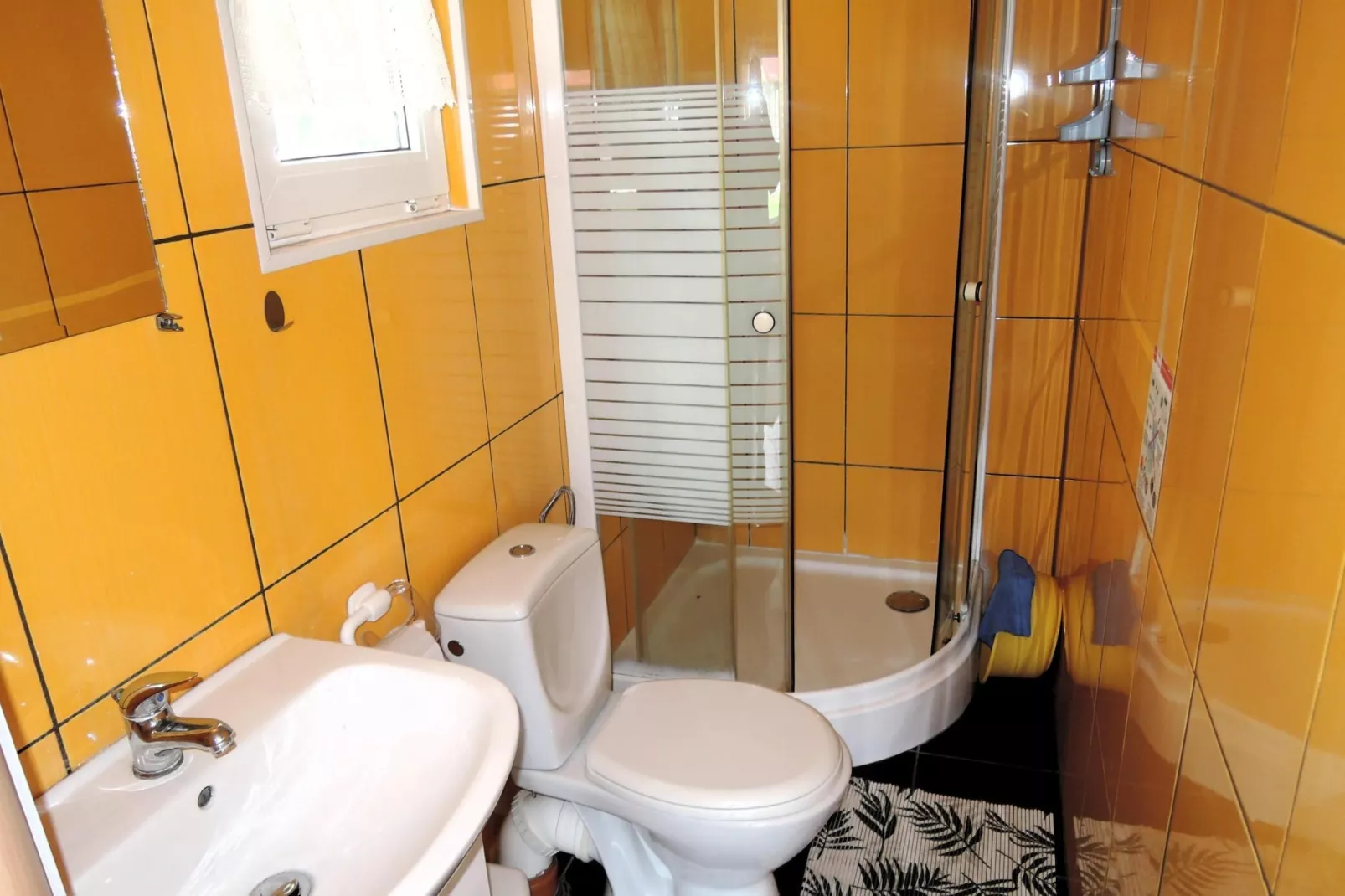 Bungalow Pod słonecznikiem 2-Badezimmer
