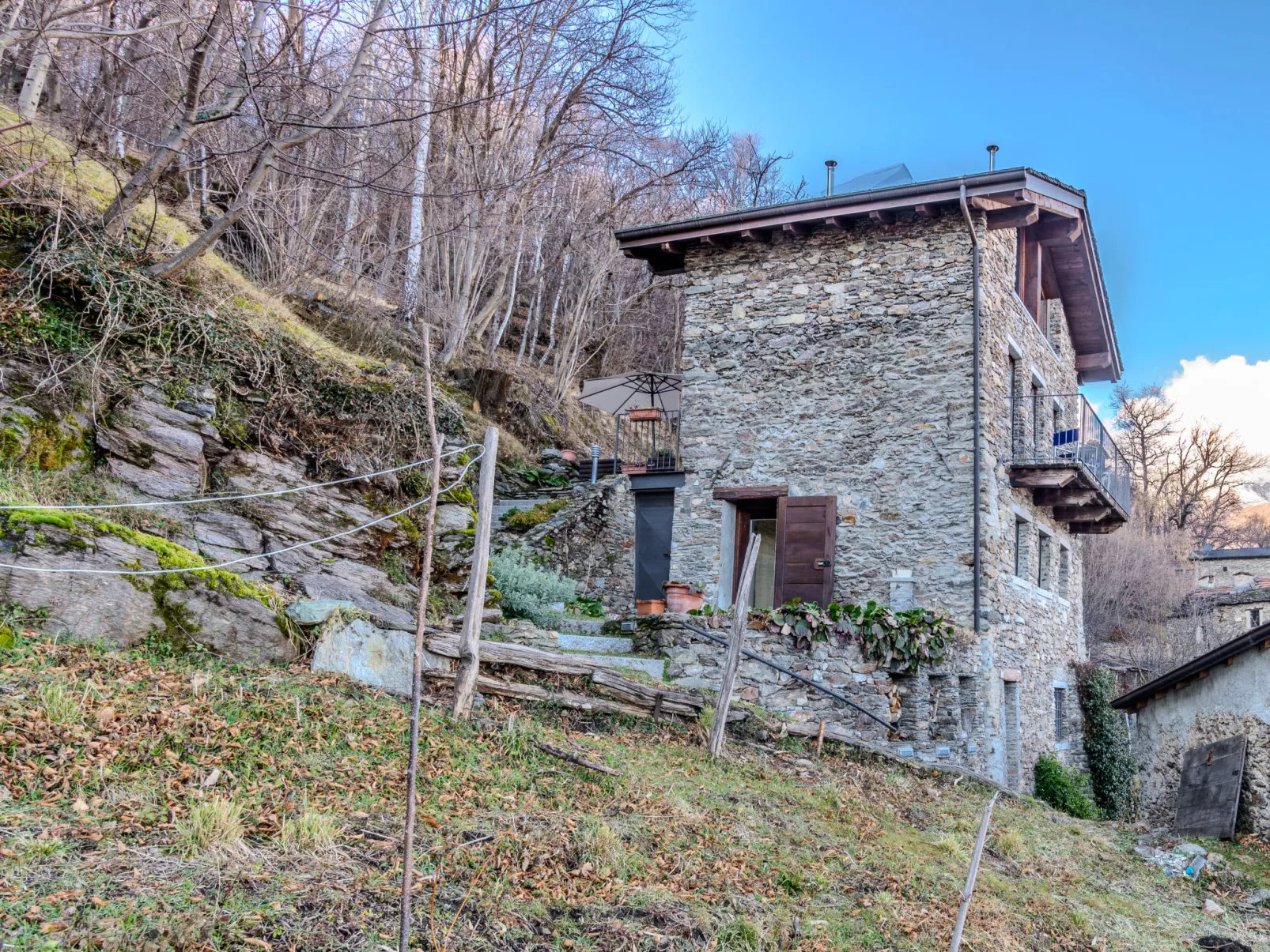 Il Nibbio-Outside