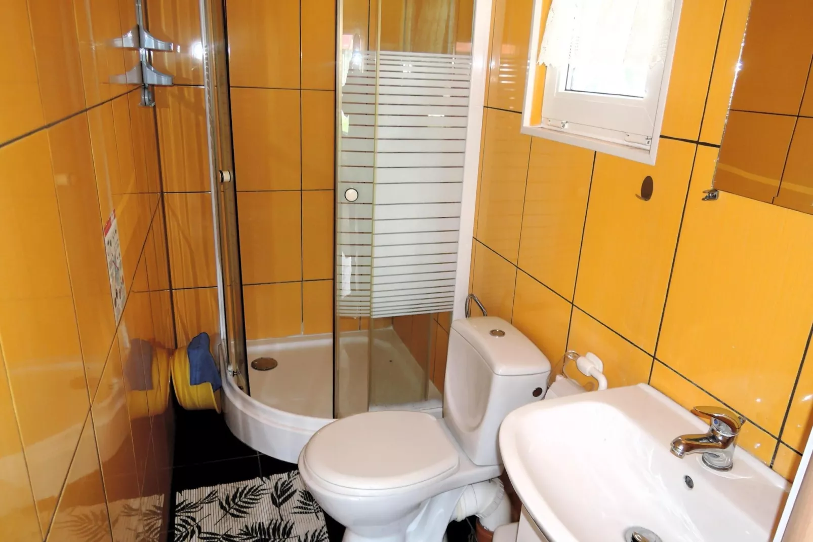 Bungalow Pod słonecznikiem 2-Badezimmer