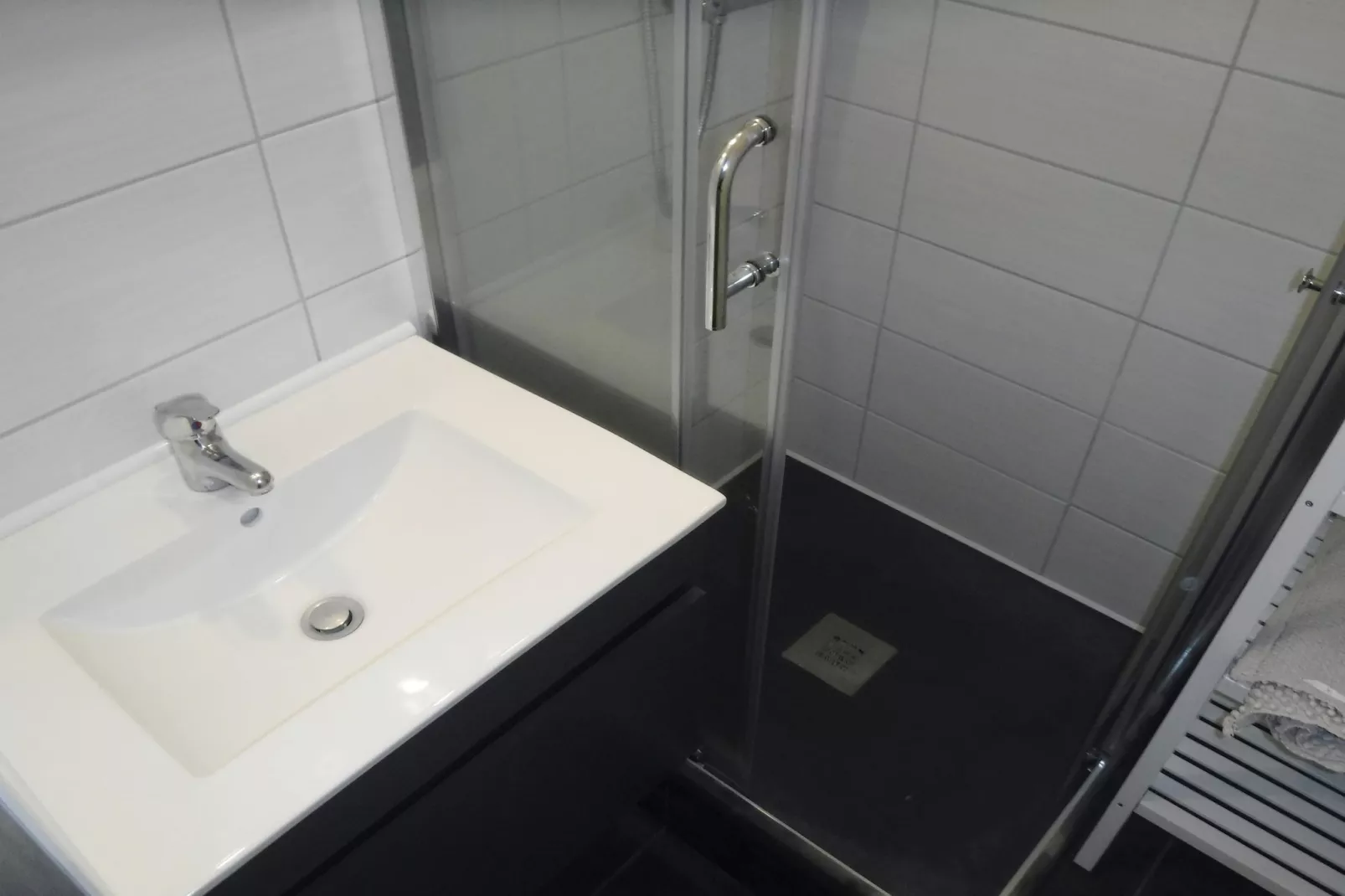 Gentianes GNB66 COSY & MOUNTAIN 3 Pers.-Bathroom