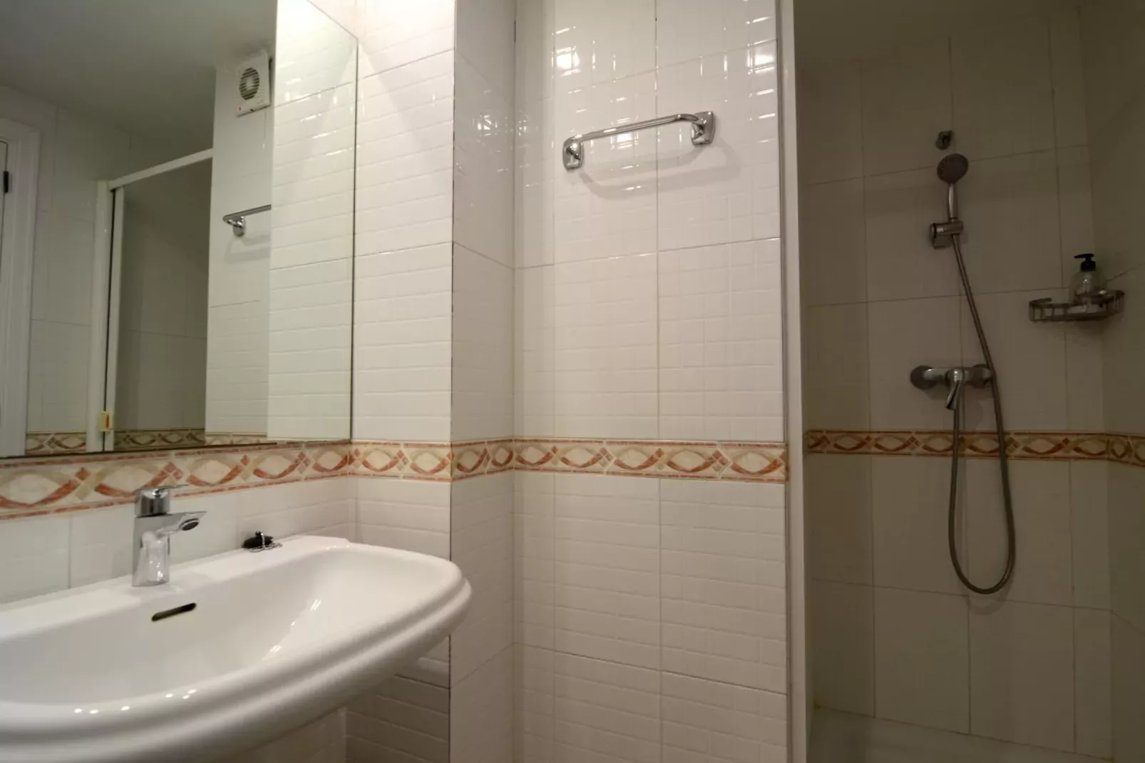 PUIG SA GUILLA II E 1-3-Bathroom