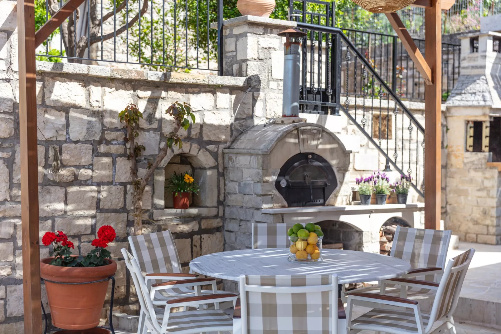Captain's Hyatt-Outdoor