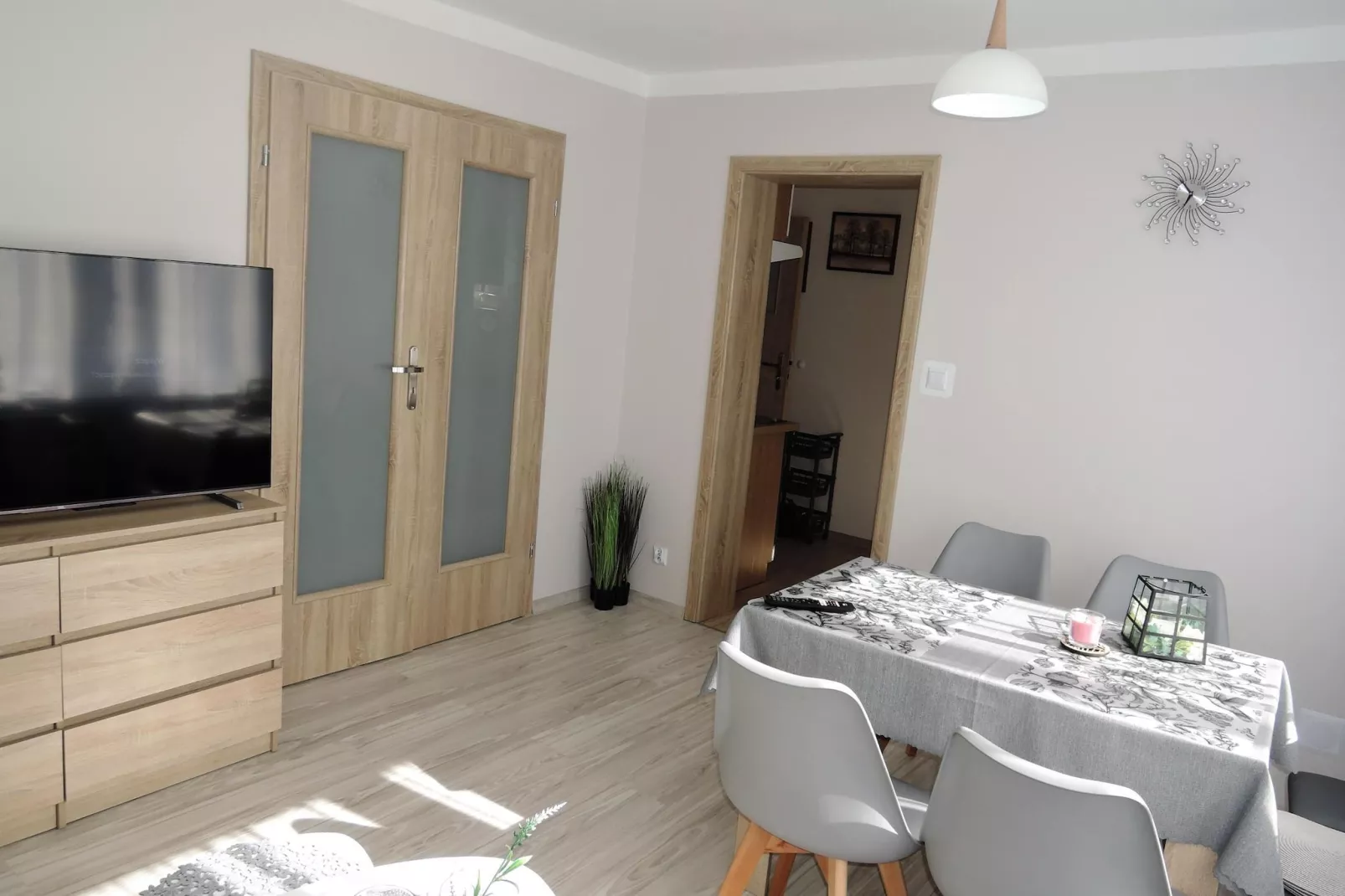 Mieszkanie wakacyjne dla 5 osób w Dziwnowie-Salle à manger