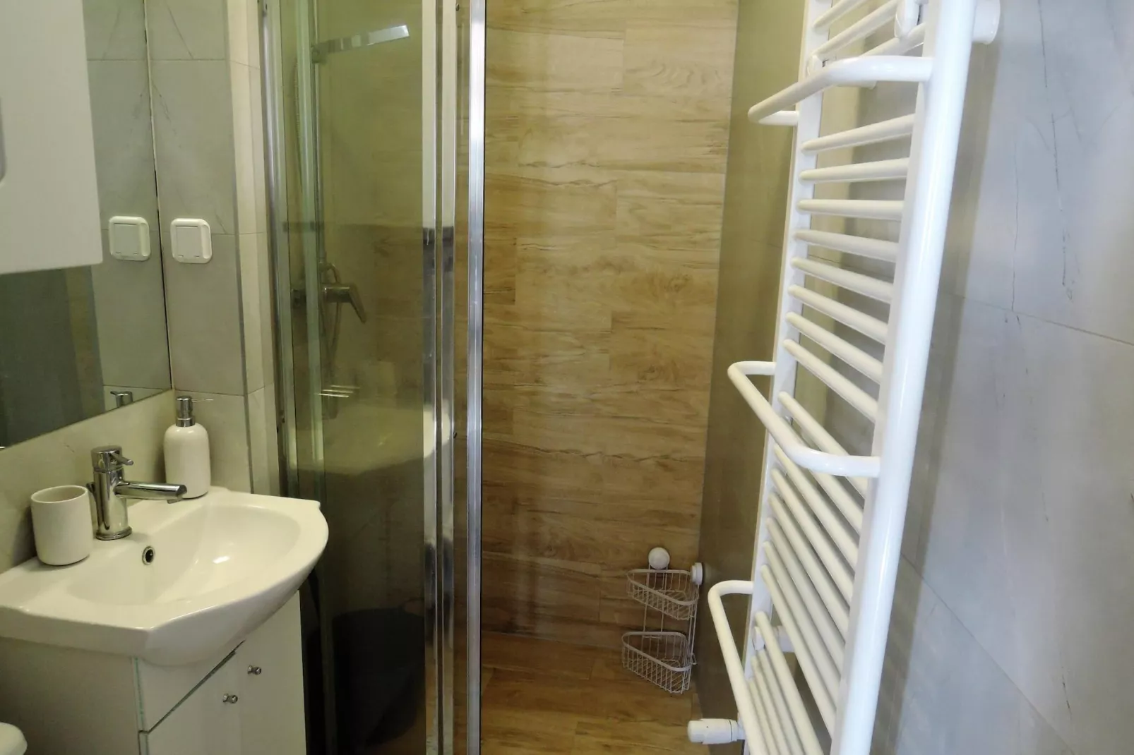 Mieszkanie wakacyjne dla 5 osób w Dziwnowie-Salle de bain
