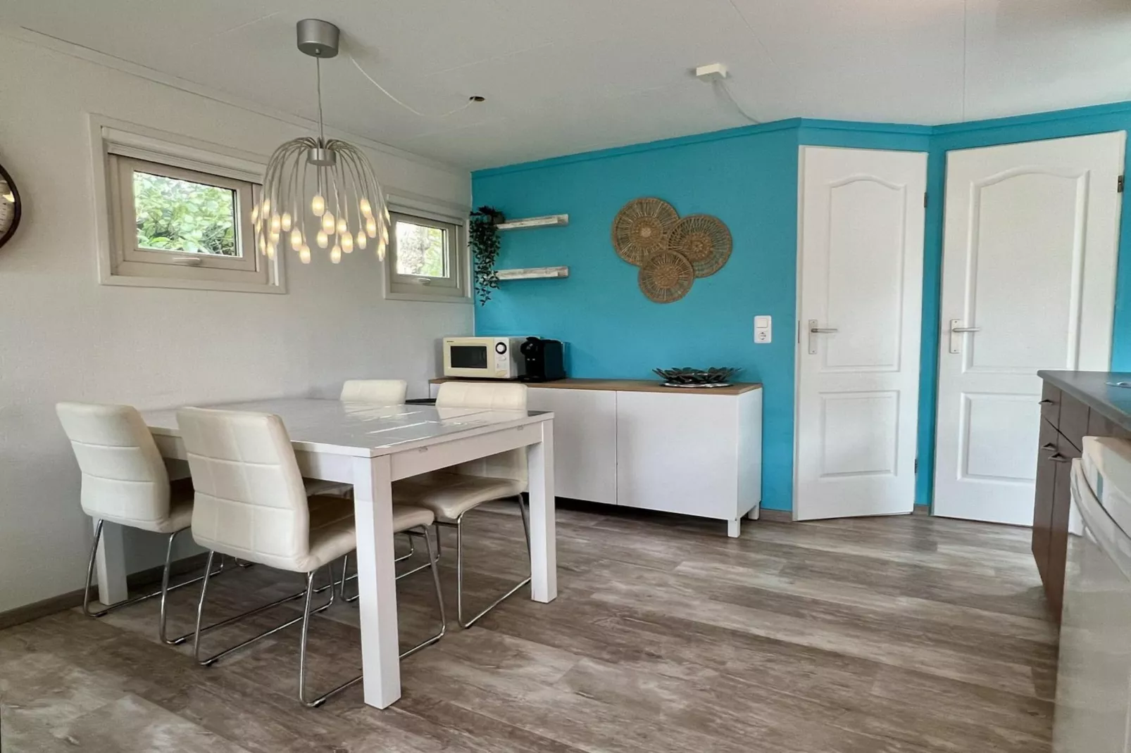 Campanula 208-Dining room