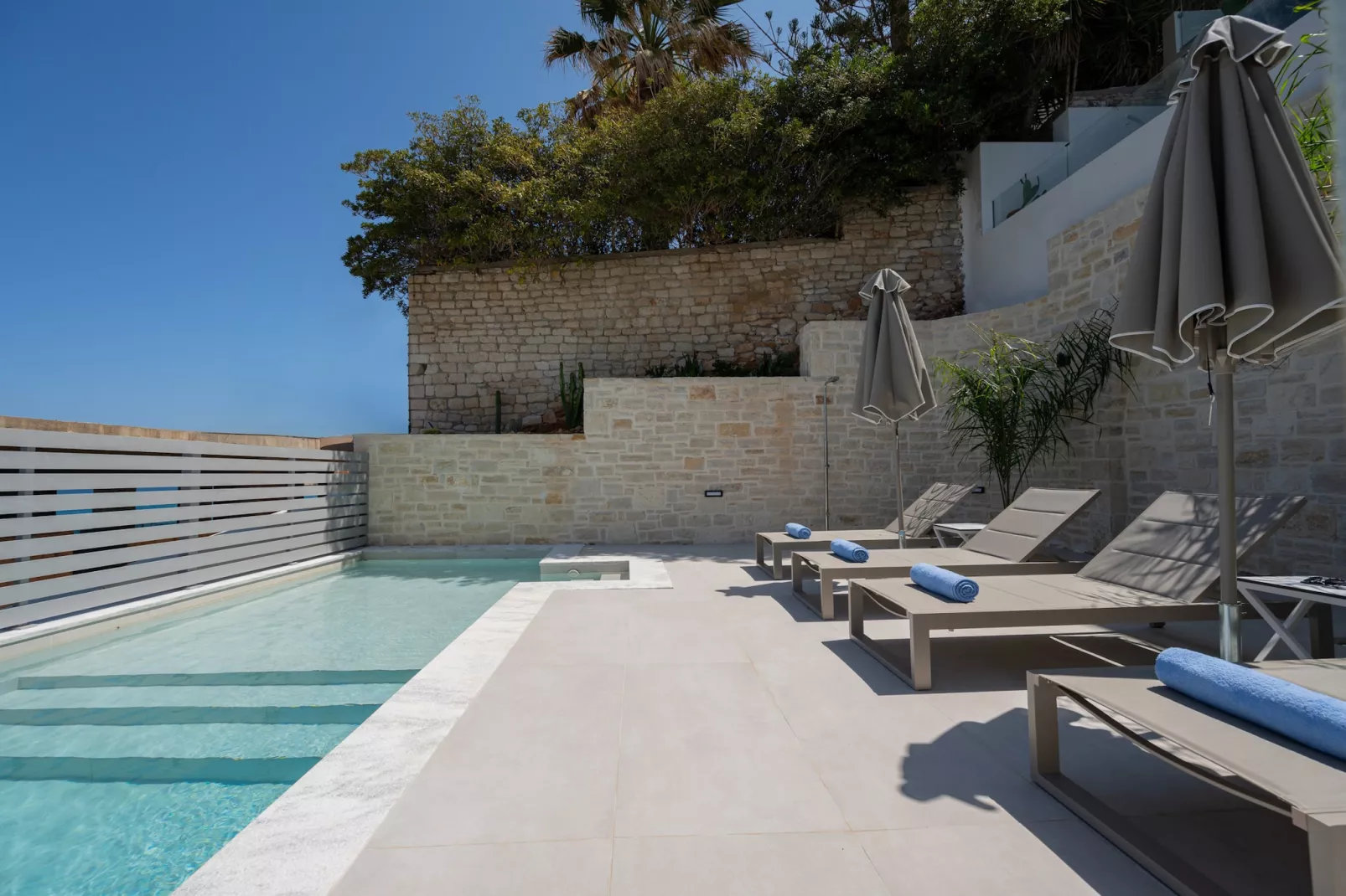 ArtCotel Luxury Villa-Pool