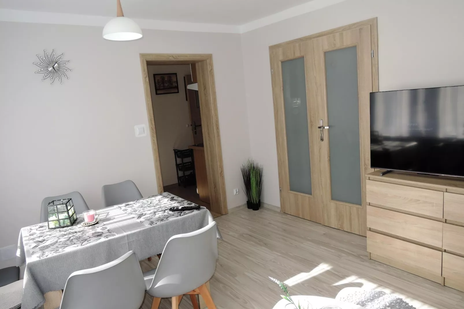 Mieszkanie wakacyjne dla 5 osób w Dziwnowie-Salle à manger