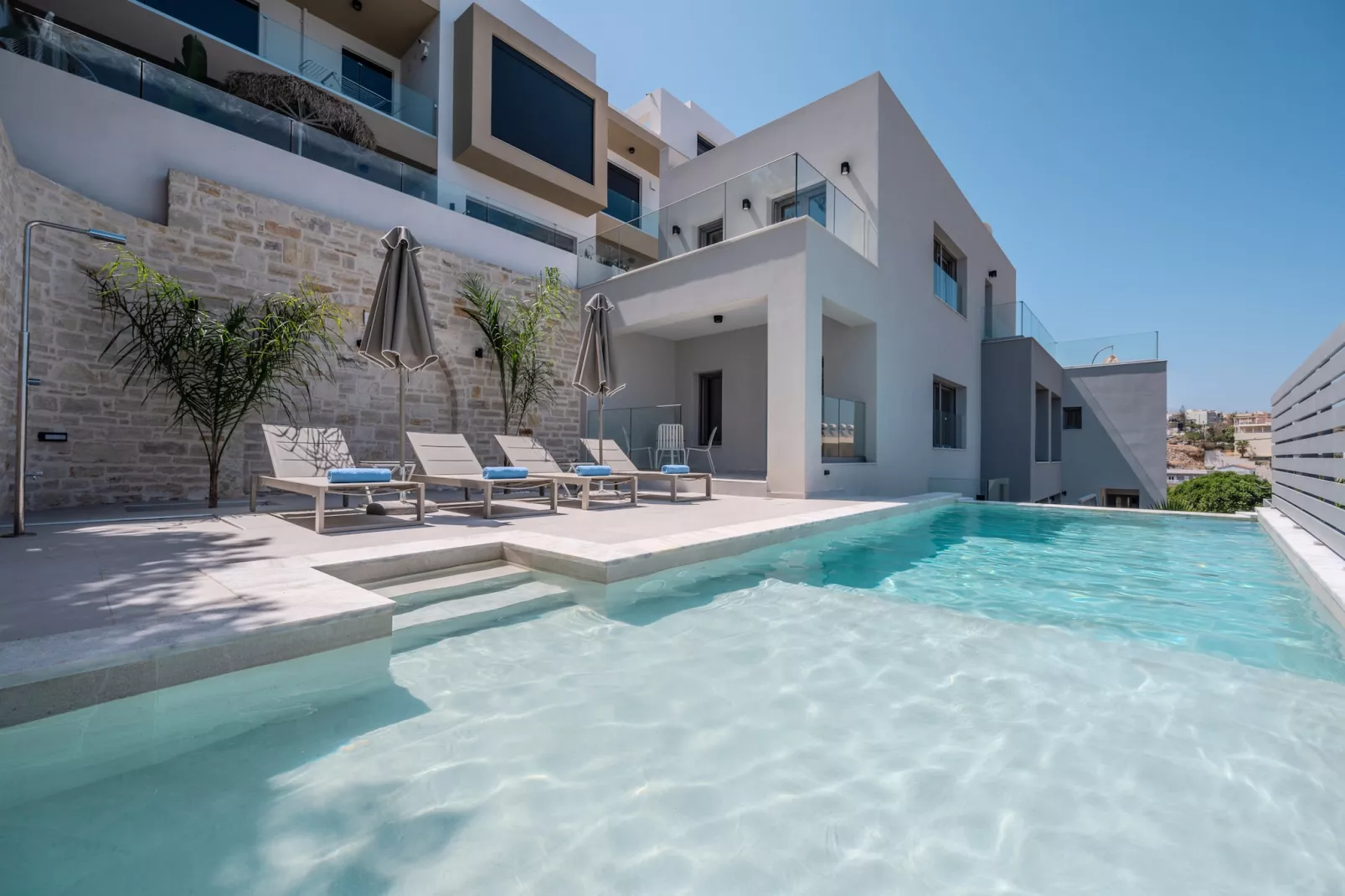 ArtCotel Luxury Villa-Pool