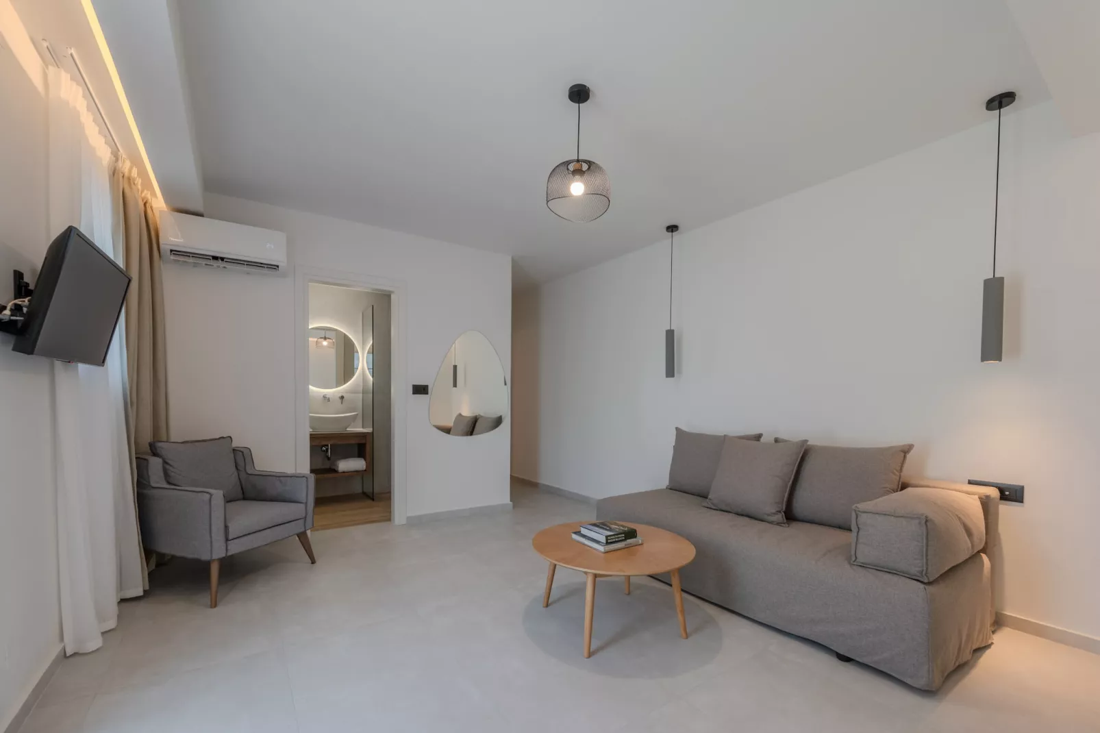 ArtCotel Luxury Villa-Living room