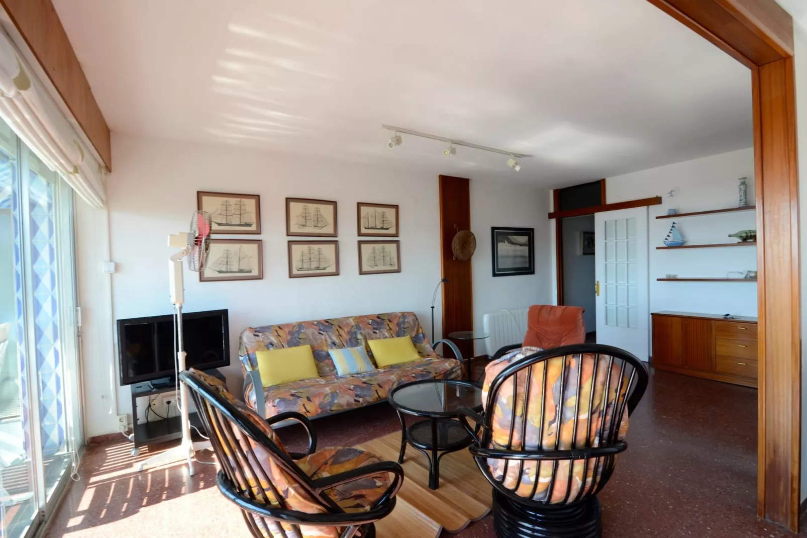 CATALONIA 3-5-Living room
