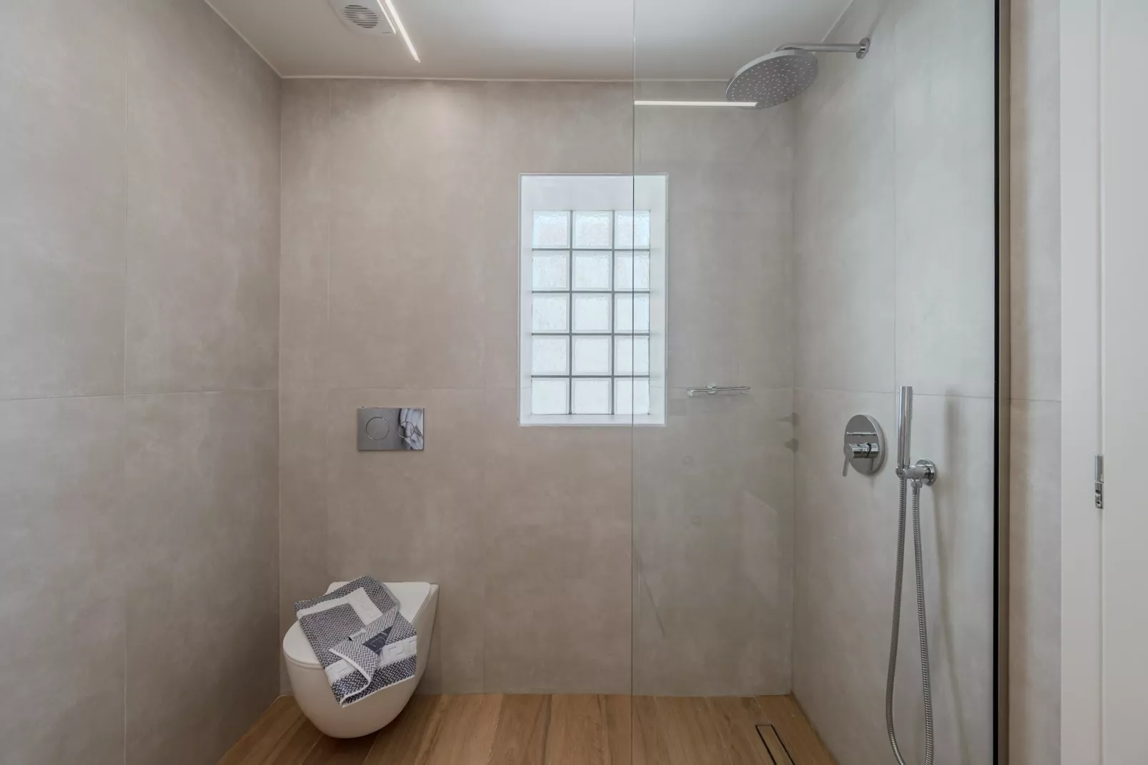 ArtCotel Luxury Villa-Bathroom