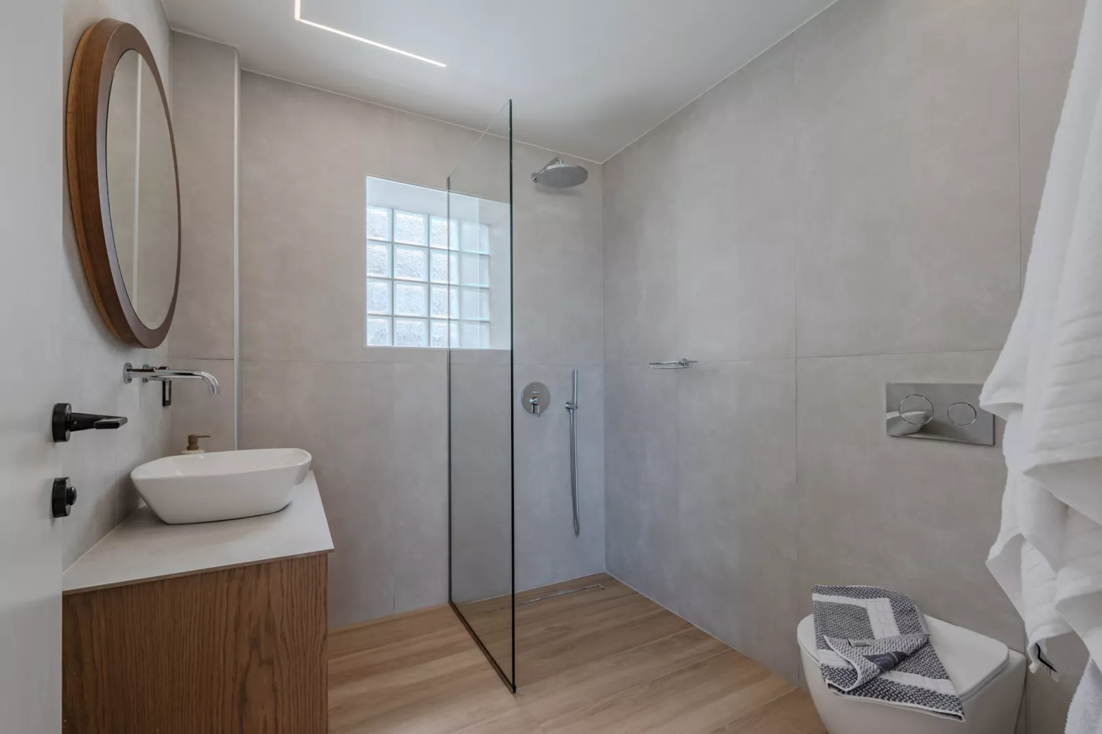ArtCotel Luxury Villa-Bathroom