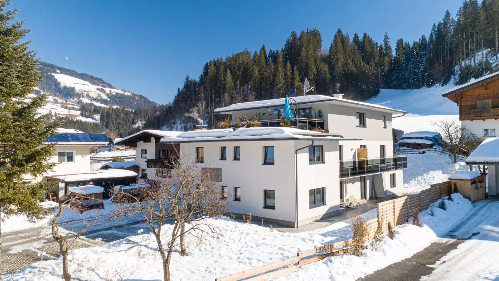 Bei Resi und Lisi-Exterior winter