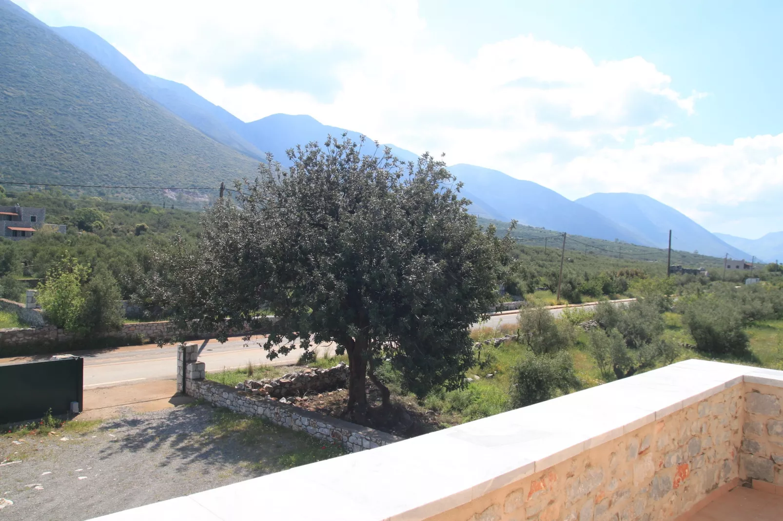 Anaroussa Diros Maisonette-Terrace