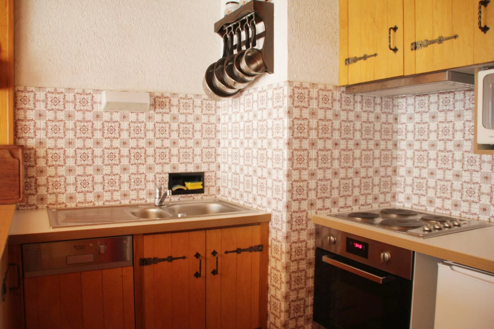 RESIDENCE RSA18 SWIMMING POOL & CENTER 6 pers.-Kitchen