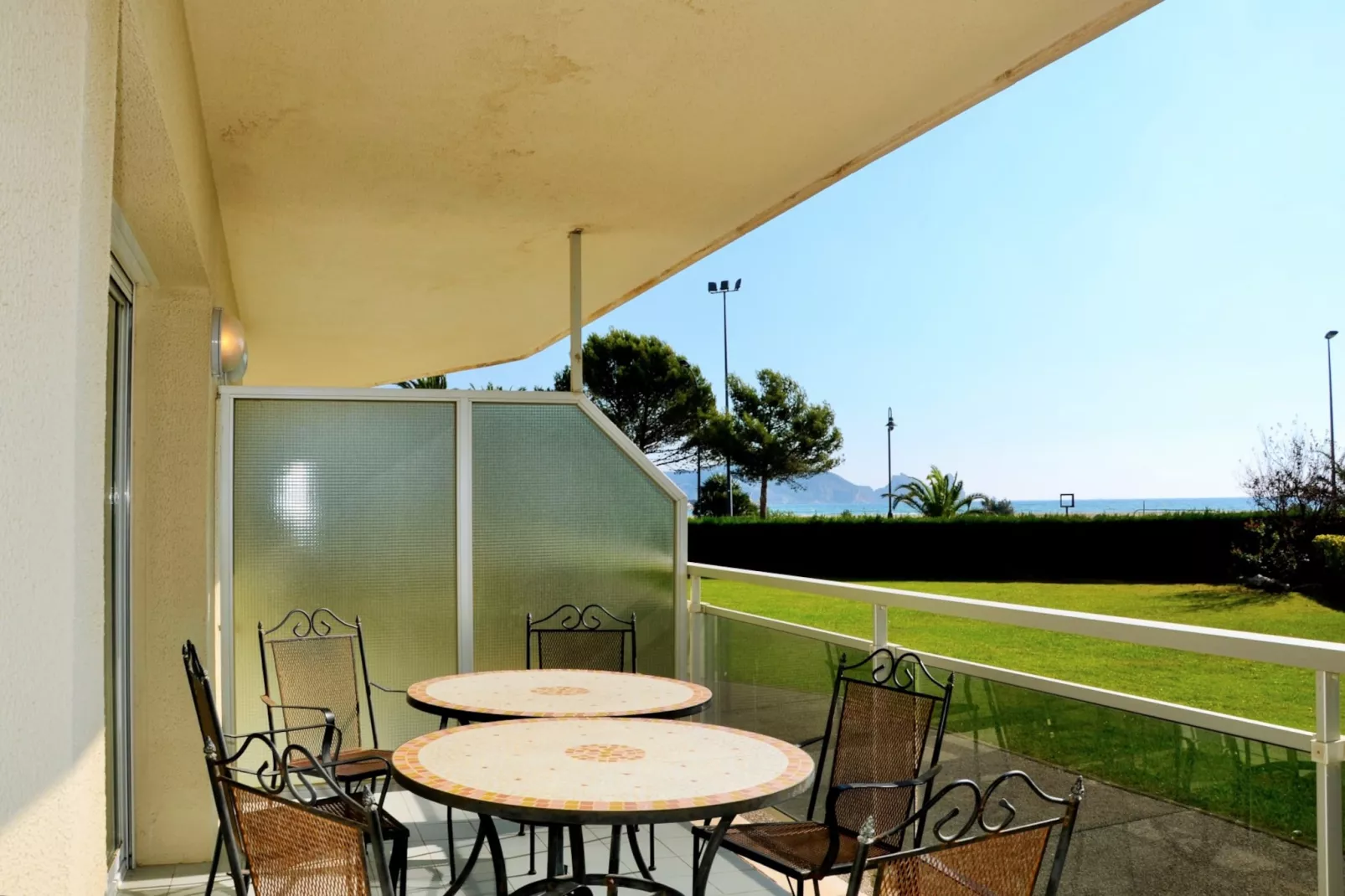 MEDES PLATJA BX-1-Terrasse