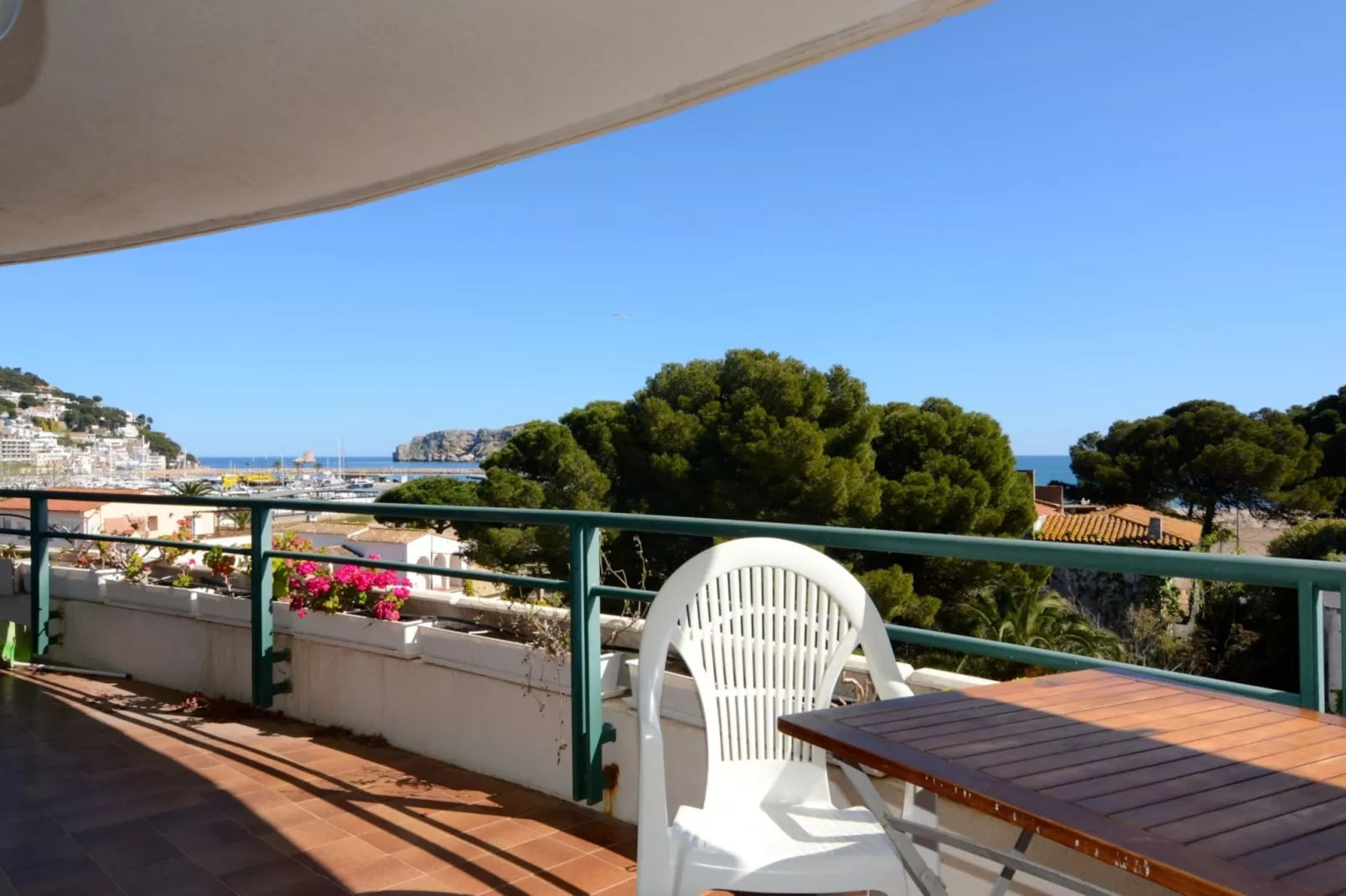 MEDES PARK II 4-2-Terrace balcony