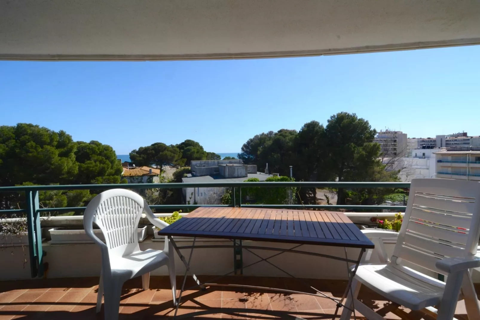 MEDES PARK II 4-2-Terrace balcony