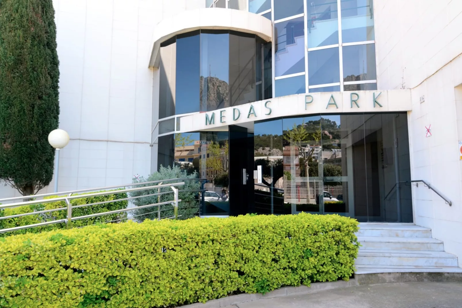 MEDES PARK II 4-2-Outdoor